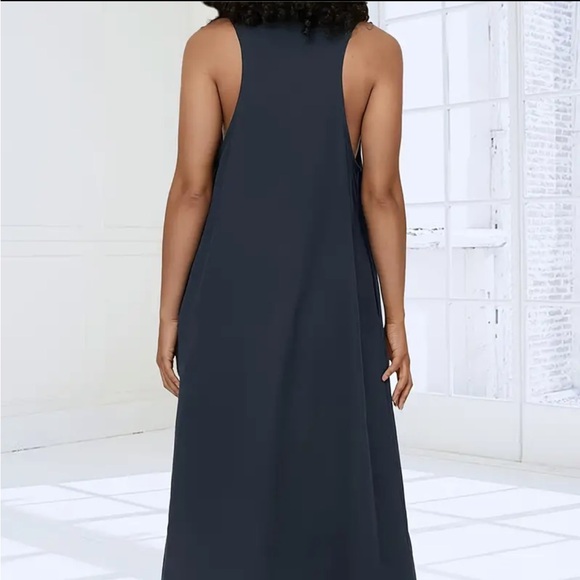 Women’s linen v neck navy sleeveless dress. Versatilite and classic - Picture 2 of 7